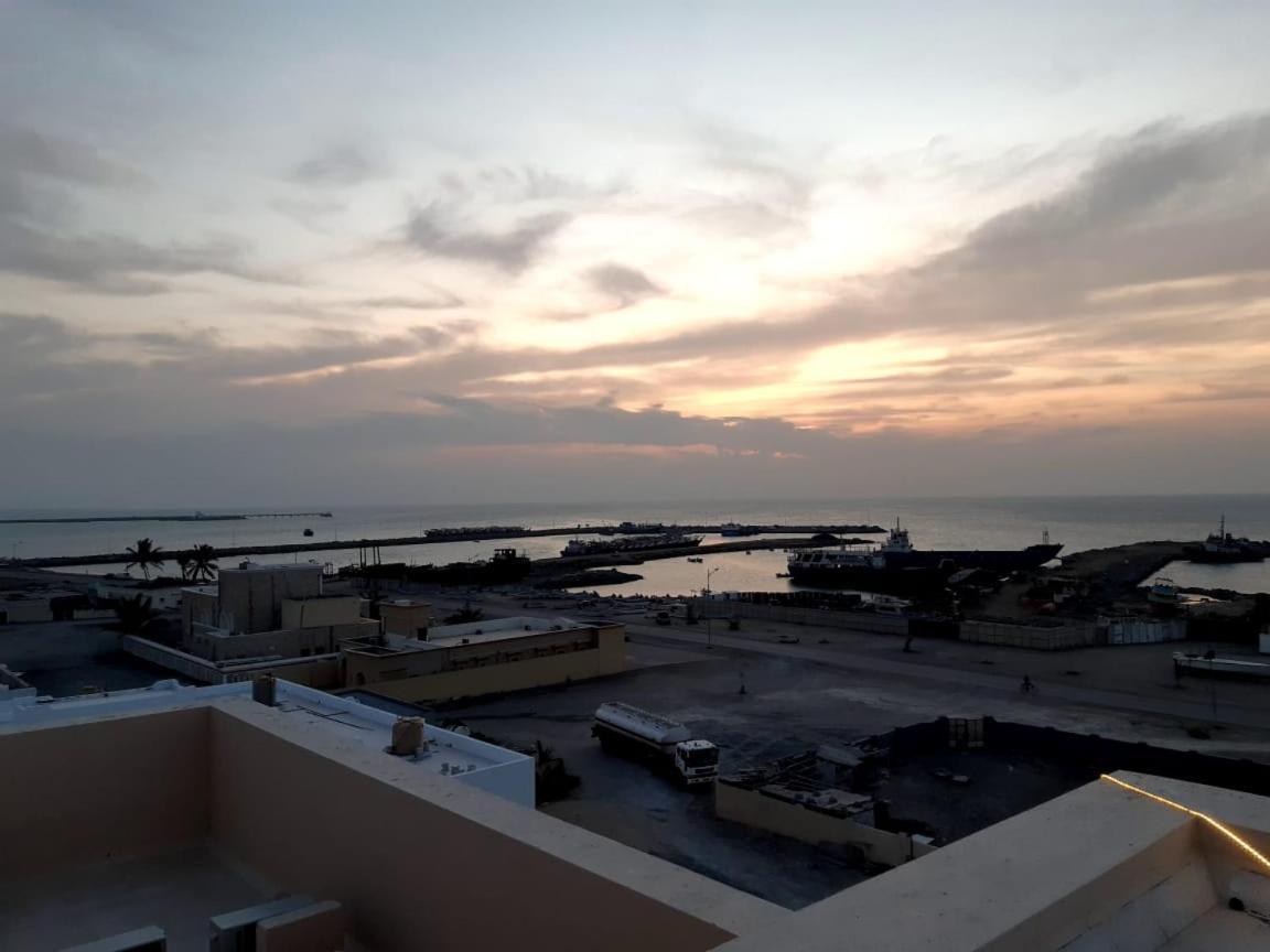 Al Jood Hotel Apartment Hilf Екстериор снимка